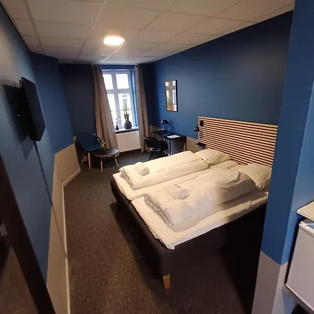 Stylish Double 4 In Hotel